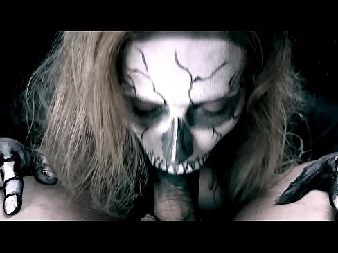 ❤️ Demonska djevojka siše kurac svojim crnim ustima i guta spermu. Jebeni video  u pornografiji bs.vanalize.ru ❌️❤
